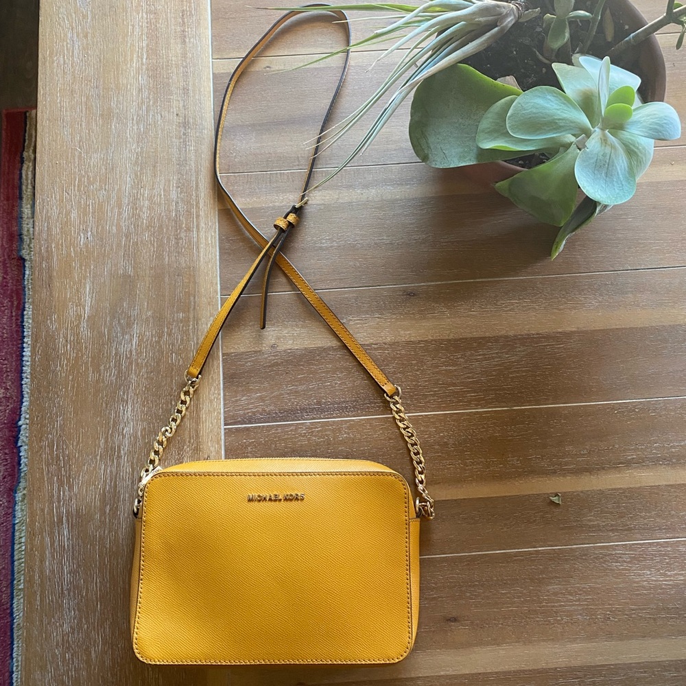 MICHAEL KORS Jet Set Crossbody Bag